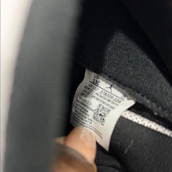 Legend Blue & White Kids Jordan 11s - Picture 2 of 13